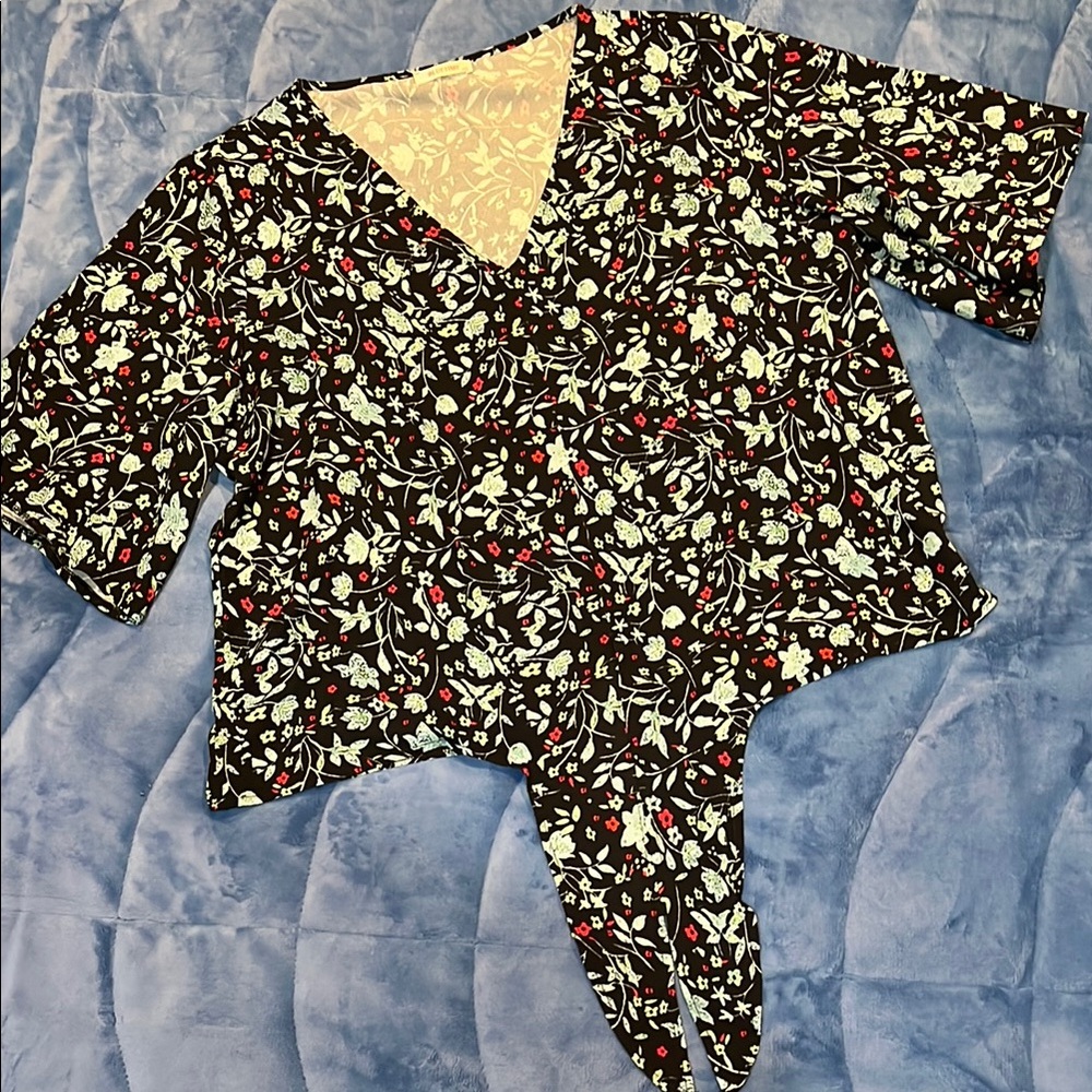 Floral V-Neck Tie-Front Blouse, XXL